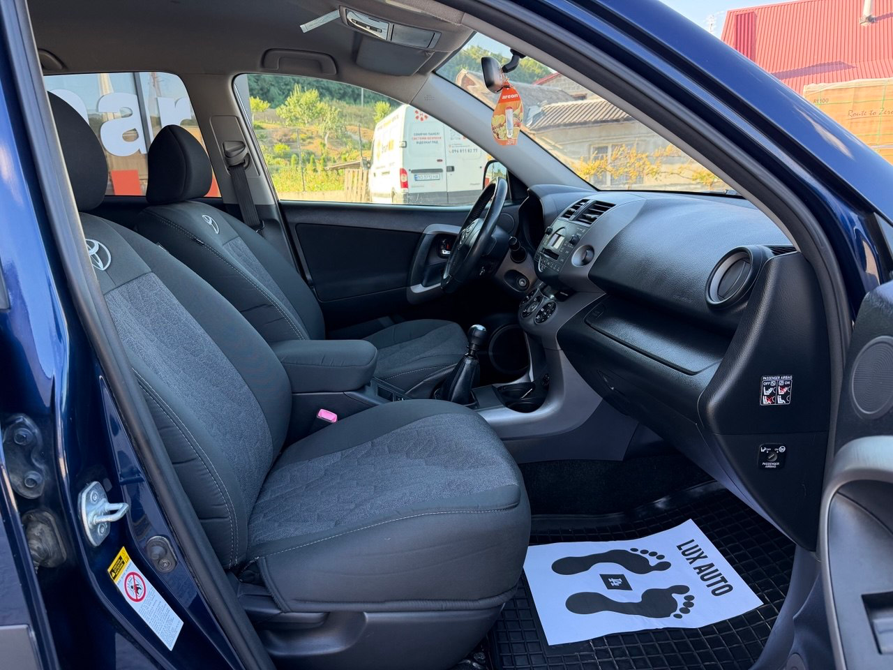 Toyota RAV-4 8
