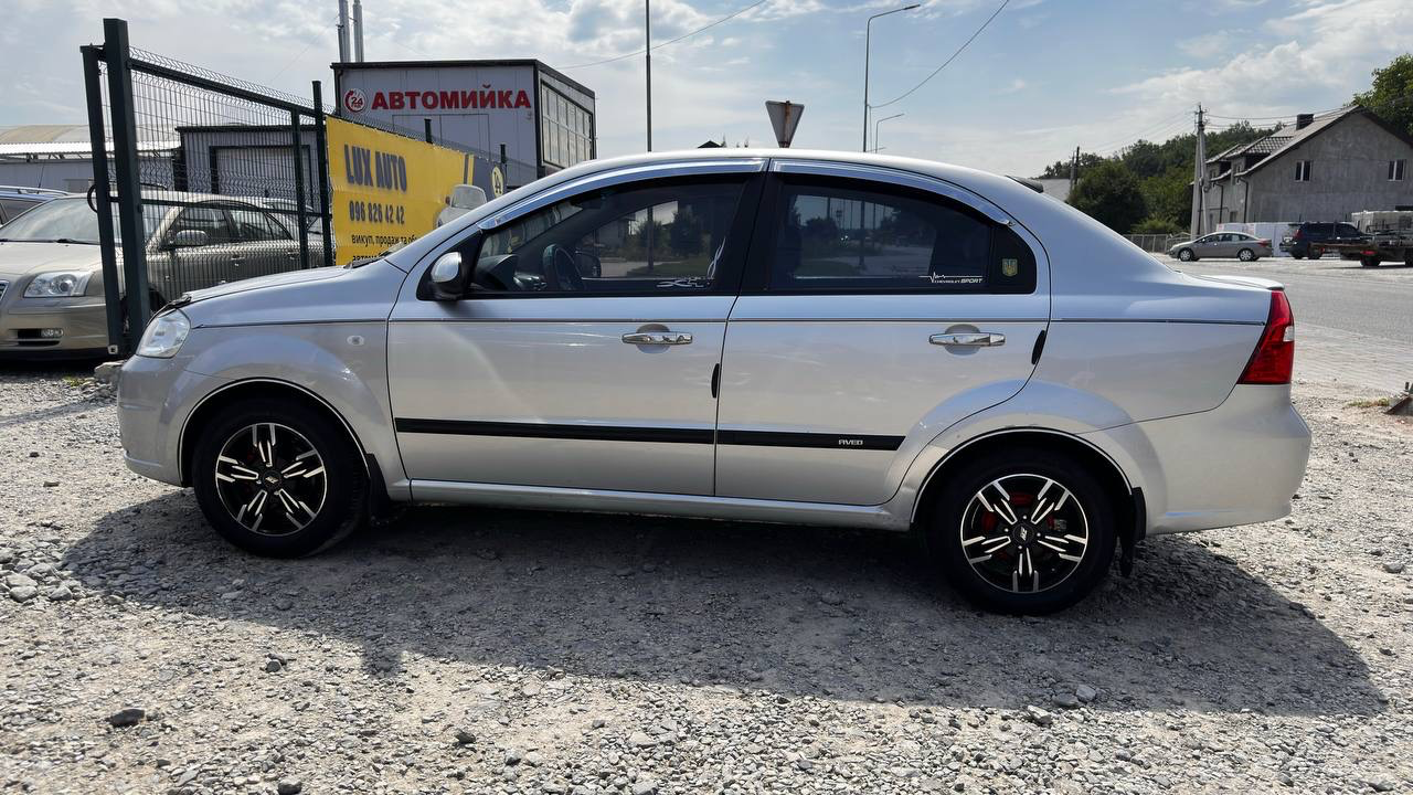 Chevrolet Aveo 4