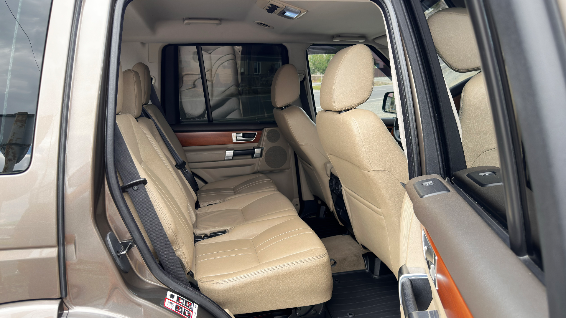 Land Rover Discovery 4 10