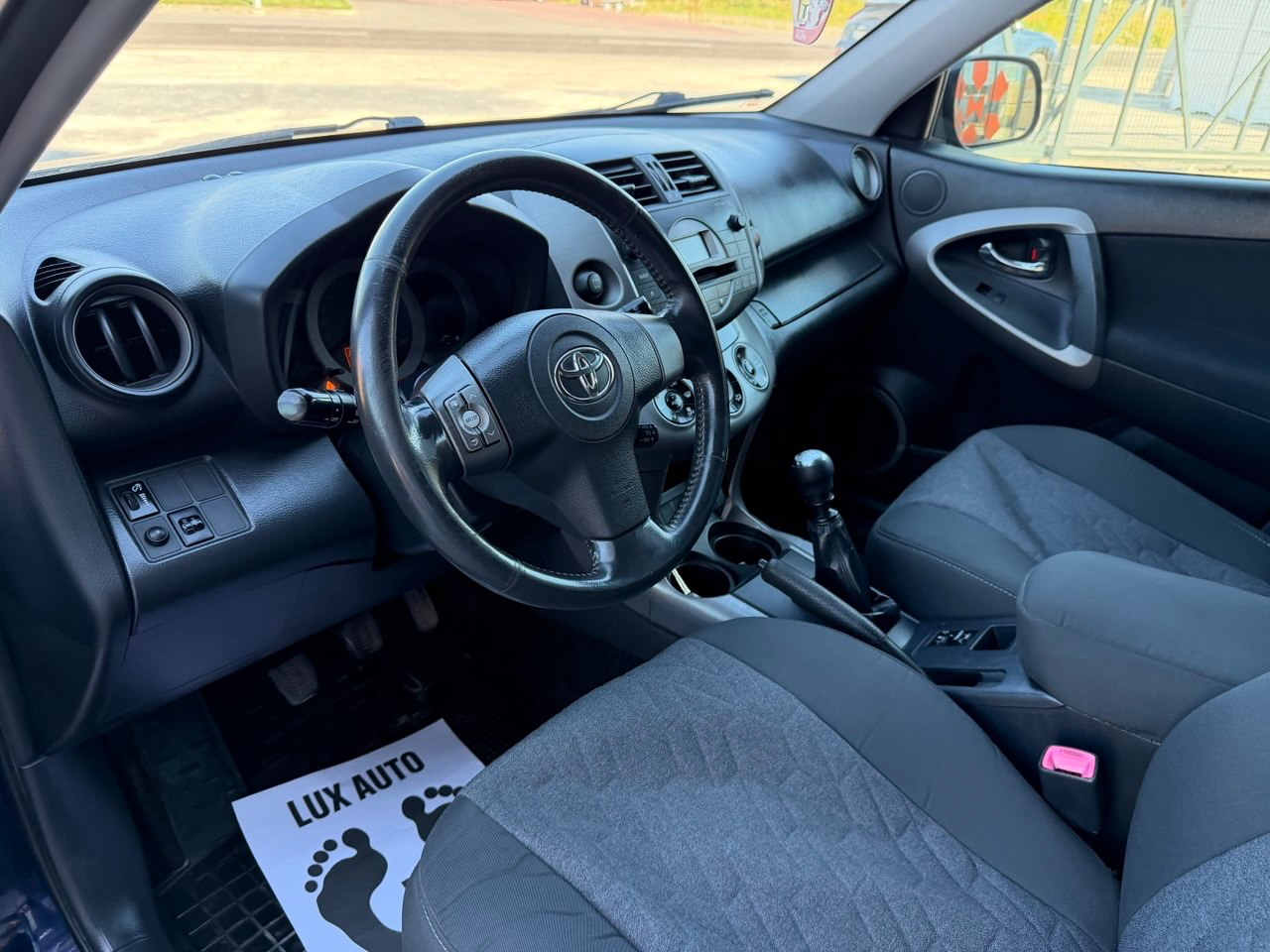 Toyota RAV-4 9